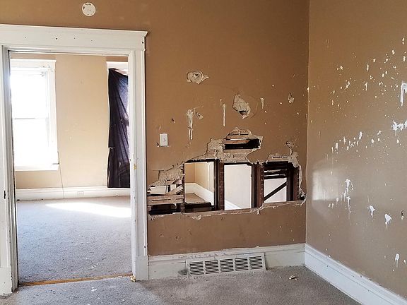 3rd image of 5727 Roosevelt Pl