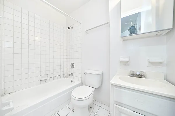 Rented by Living New York | media 8