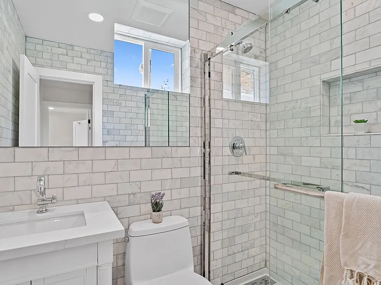 Ocean Beach Living | Modern 2Bd/2Ba | Laundry in-unit — Photo 43