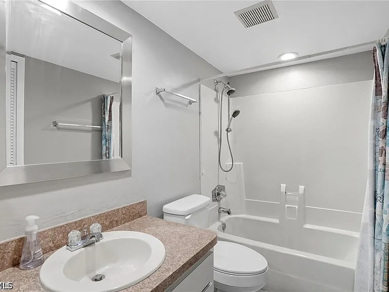 1203 SW 48th Ter #202 — Photo 27