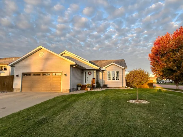 1525 N Wisconsin St, Mitchell, SD 57301