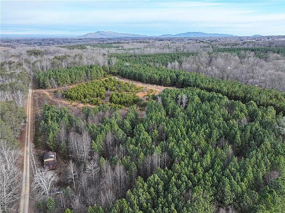 3rd image of 7975 Evans Farm Rd