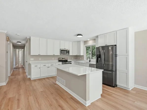10515 Old County Road 15, Plymouth, MN 55441