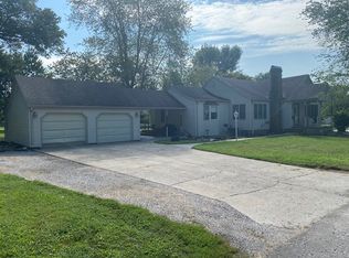 1402 N Lincoln St, Robinson, IL 62454