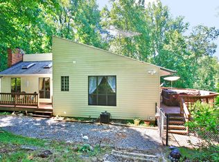 102 Cables Ct, Goodview, VA 24095