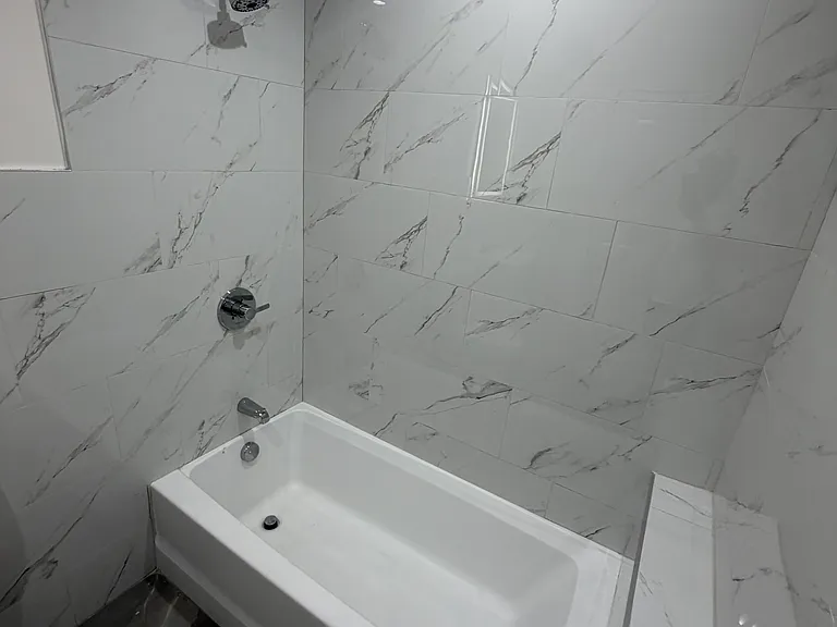 418 Avon Ave #1 — Photo 20