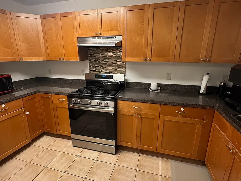 533 Martin Luther King Jr Dr #B — Photo 5