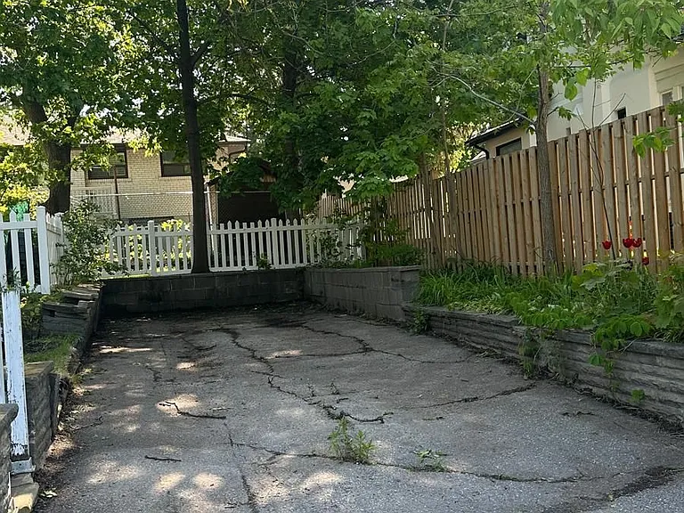 930 Scarlett Rd — Photo 12