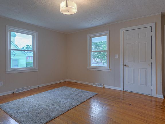 4th image of 212 Darst Ave
