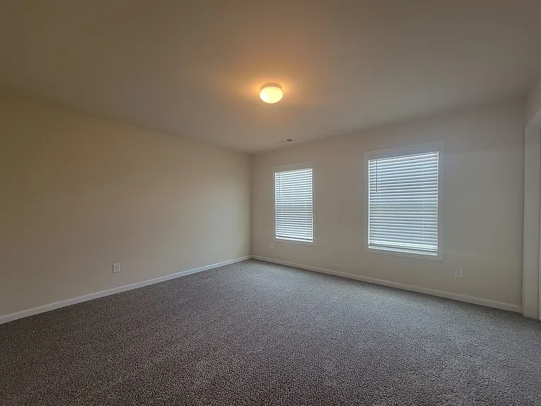 5150 Amberland Sq — Photo 16