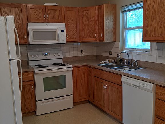 5th image of 2408 El Tivoli Dr
