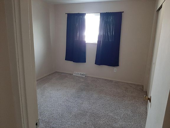 5th image of 3966 Geraldine Ave