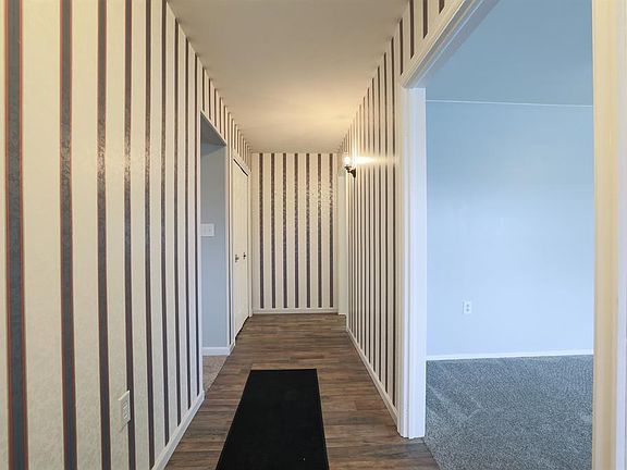 4th image of 200 Villa Dr