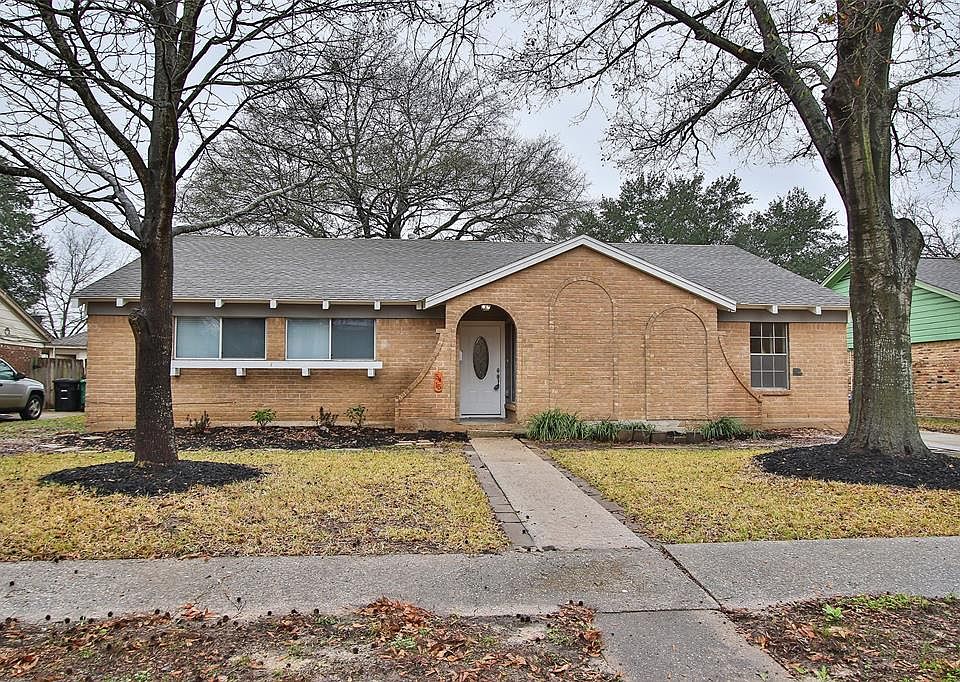 1st image of 5415 Park Plaza Dr