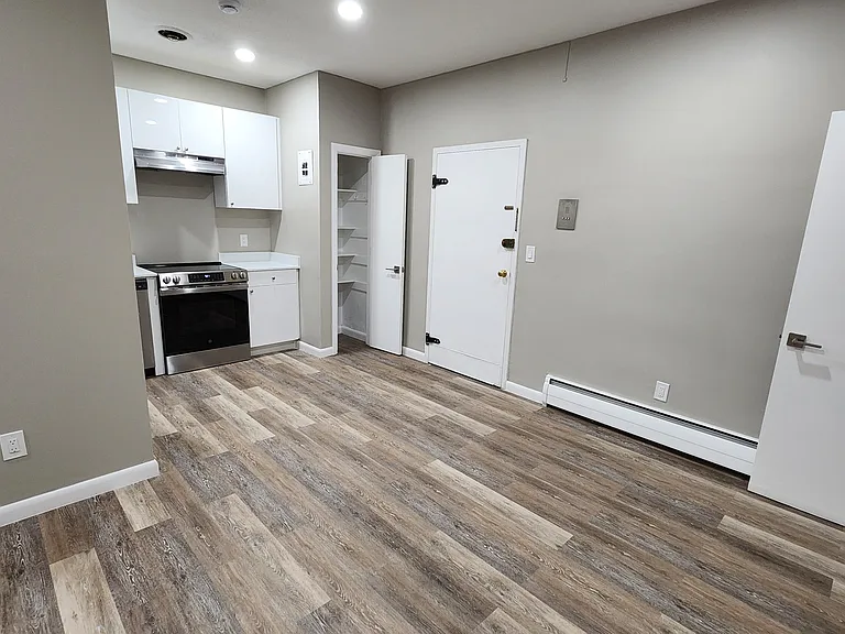 40 Evergreen St #14 — Photo 14