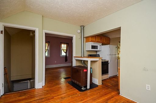 2nd image of 1137 Muskegon Ave NW
