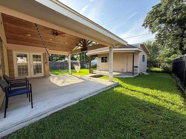 402 Dunwick Ln — Photo 23