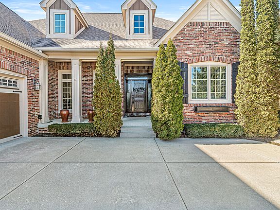 3rd image of 16475 Gleneagles Ct