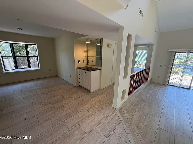 134 Lagoon Ln — Photo 3