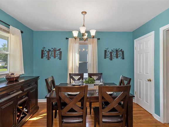4th image of 10376 Saint Katherine Ln