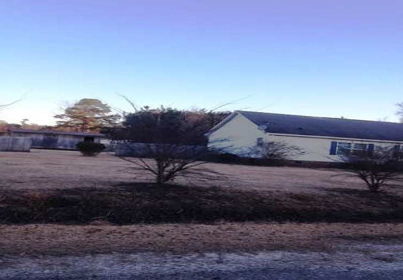 2nd image of 207 4th St