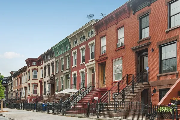 Rented by Nooklyn NYC LLC | media 11