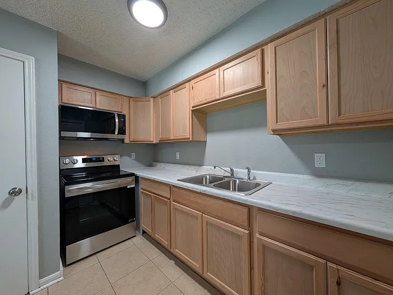 2113 S Sugar Ridge Dr — Photo 7