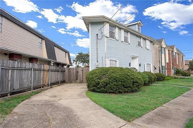 1 bed, 1.5 bath, 900 sqft, $1,200 — Photo 4