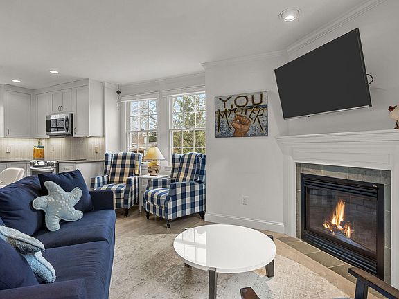 4th image of 32 Alden Street UNIT 3