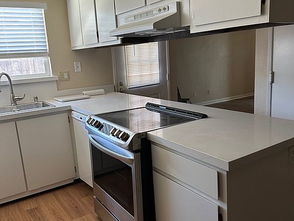 4th image of 425 Cameron Way