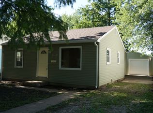 2145 E Converse Ave, Grandview, IL 62702