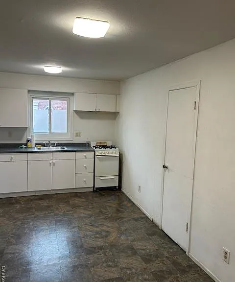 639 S Wellwood Ave #B6 — Photo 7