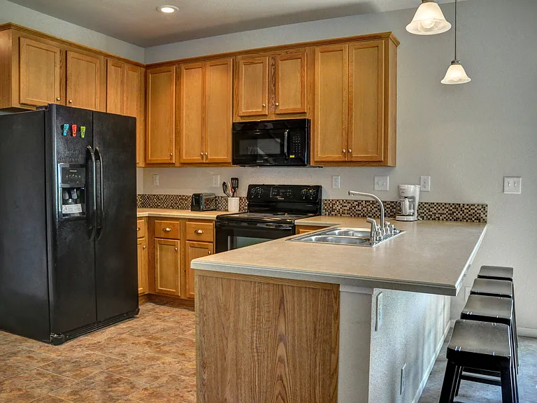 Emerald Ridge Apartments & Townhomes — Photo 55