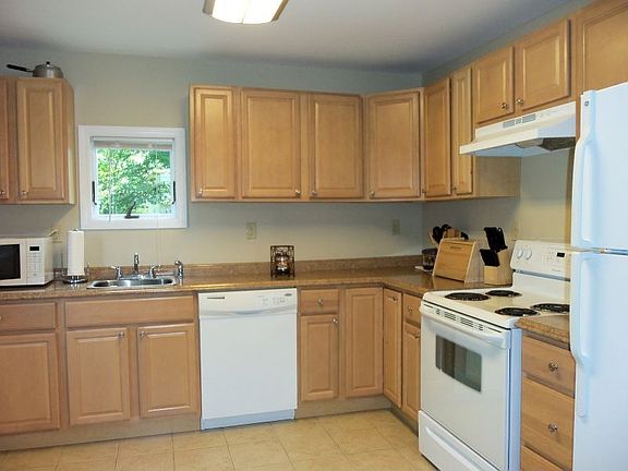 Gorgeous Kitchen with Loads of Cabinets