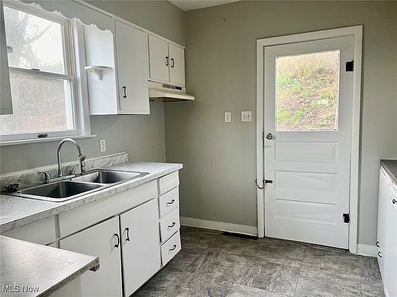 4th image of 121 Lincoln Ave