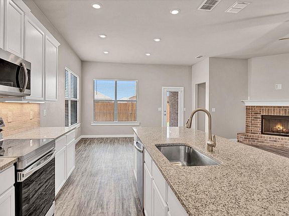 5th image of 13711 Avenue S