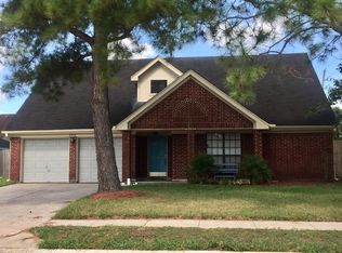2502 Meadowhurst Dr, Pearland, TX 77584