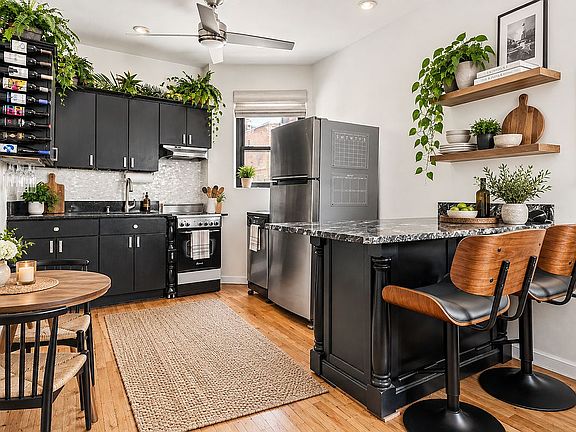 3rd image of 160 E 91st St APT 8A
