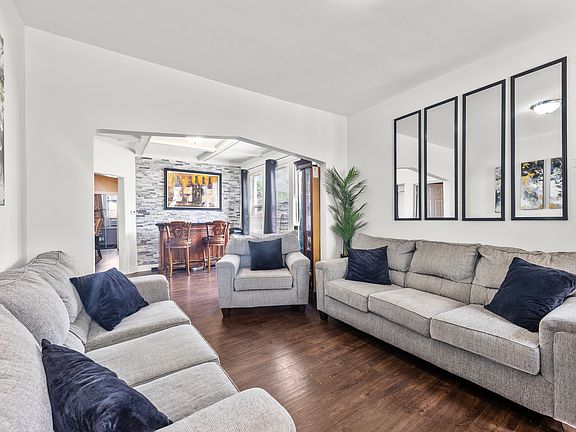 4th image of 6517 S Claremont Ave