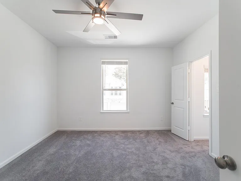 670 Royal Arch Dr — Photo 32