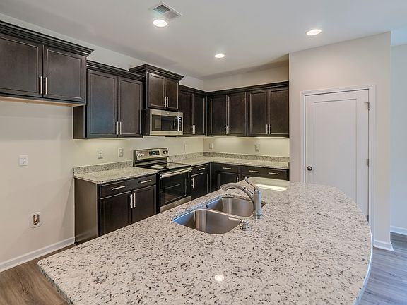 5th image of 276 Autumn Glen Dr
