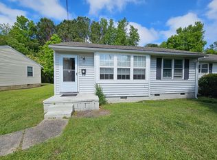 718 New River Dr, Jacksonville, NC 28540