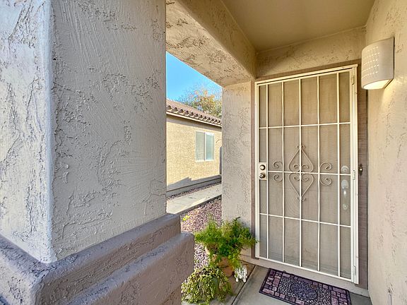 5th image of 10085 N 115th Dr