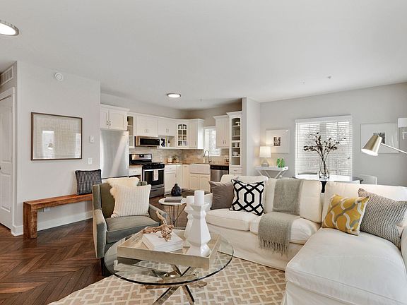 5th image of 2309 Lyndale Ave S #P402df3us