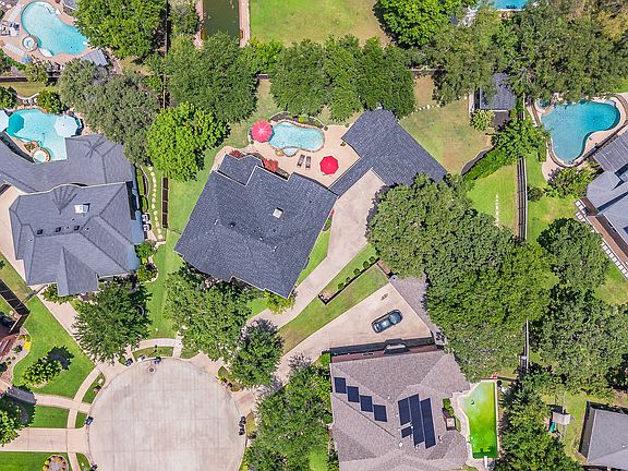 2nd image of 415 Thistle Ct