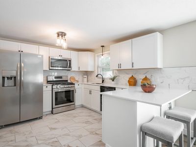 23 Glen Drive, Nashua, NH, 03062