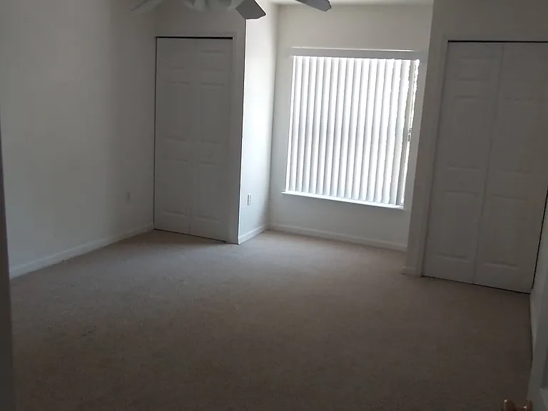Master bedroom 1 on 2nd Fl with Attached Jack and Jill bathroom. Room Size 12.5' x 16.5'