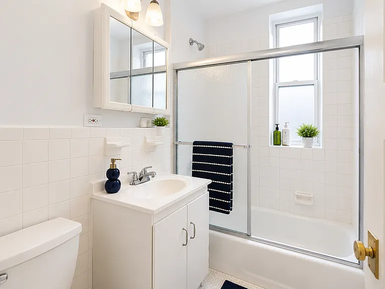 200 W 93rd St #4D — Photo 3
