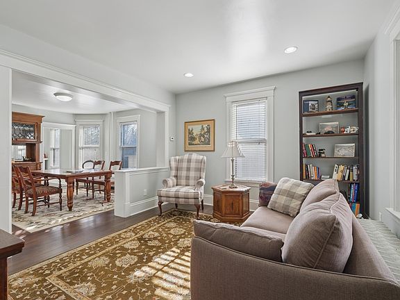 5th image of 3349 Irving Ave S