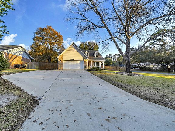 4th image of 526 Nassau Dr